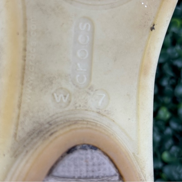 CROCS ISABELLA HIARACHE FLAT Yellow Strappy Sandals